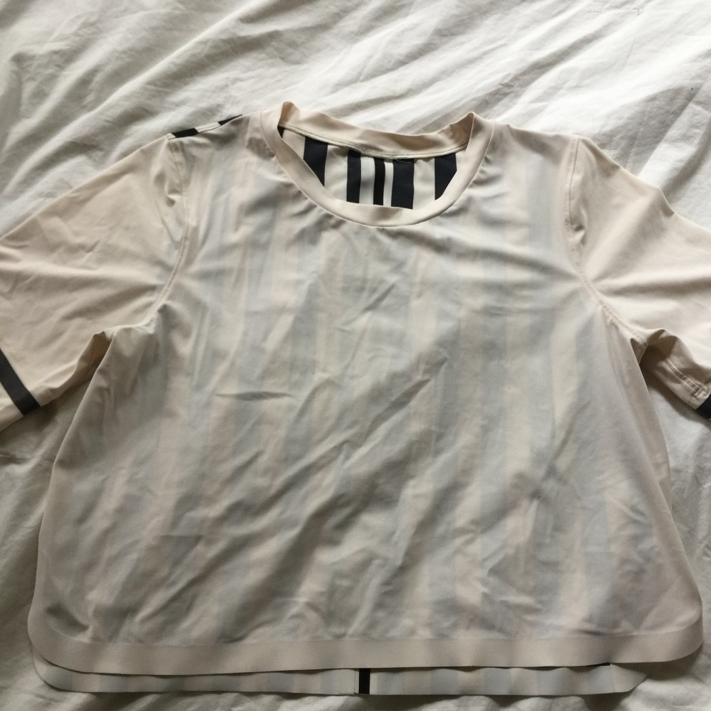 Lululemon cropped reflective striped tee